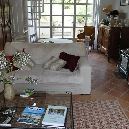 Domaine De Manteau-bleu לינה וארוחת בוקר 4*