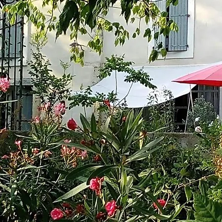 Domaine De Manteau-bleu לינה וארוחת בוקר 4*