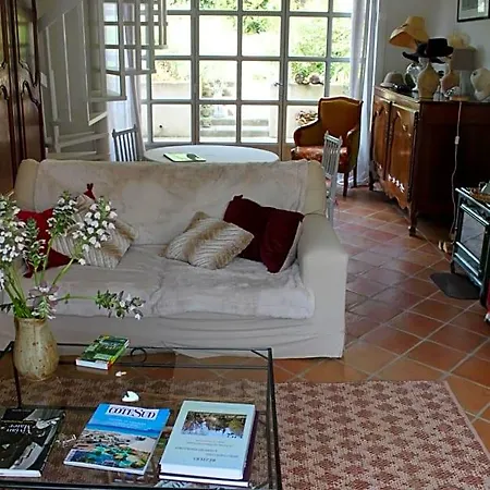 Domaine De Manteau-bleu Couette-café