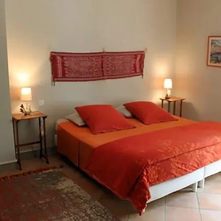 Domaine De Manteau-bleu לינה וארוחת בוקר 4*
