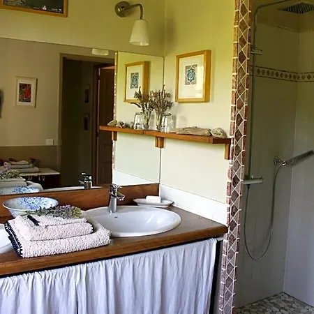 Domaine De Manteau-bleu 4* בזייה